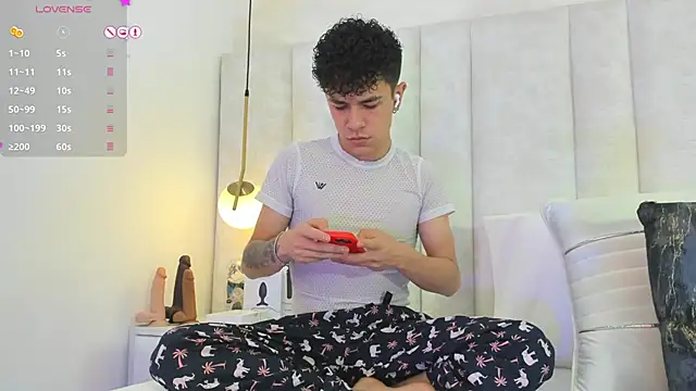 Snapshot of 1m_Joel chatting on January 31, 2025, 1:54 am 1m Joel online show from January 31, 2025, 1:54 am