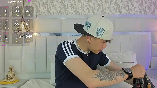 Snapshot of 1m_Joel chatting on October 5, 2025, 4:14 am 1m Joel online show from October 5, 2025, 4:14 am