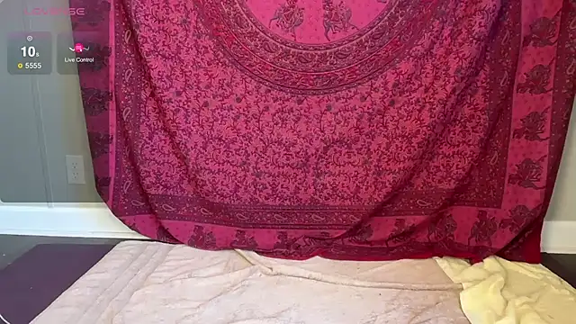 GlitterKitty108 online show from November 15, 2025, 2:32 pm