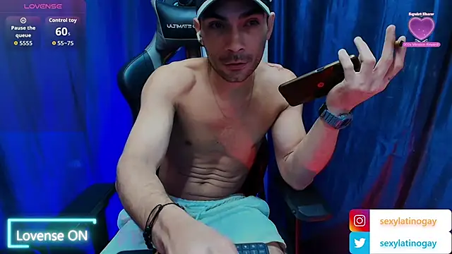 sexyboycolombi4 online show from December 17, 2025, 8:14 pm