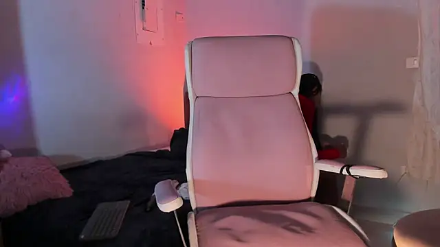 Carolinarossees online show from February 26, 2025, 2:30 am