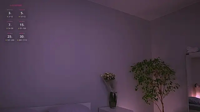 new Claire online show from March 22, 2025, 1:52 pm