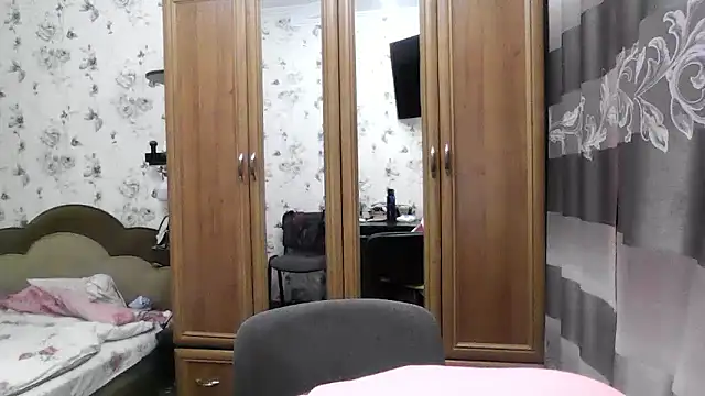 Snapshot of SophieNightAh chatting on January 14, 2026, 5:16 pm SophieNightAh online show from January 14, 2026, 5:16 pm