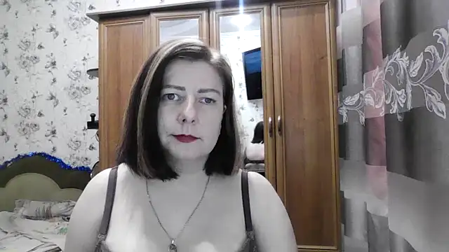 Snapshot of SophieNightAh chatting on January 7, 2026, 5:29 pm SophieNightAh online show from January 7, 2026, 5:29 pm