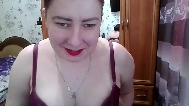 Snapshot of SophieNightAh chatting on February 18, 2026, 6:26 pm SophieNightAh online show from February 18, 2026, 6:26 pm