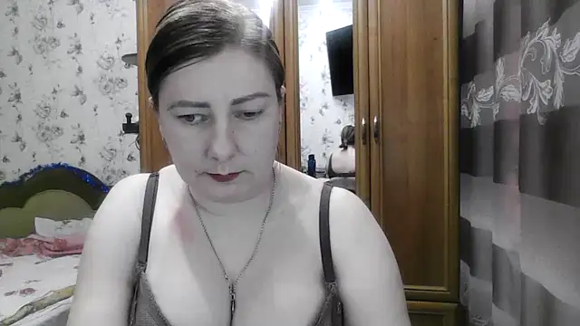 Snapshot of SophieNightAh chatting on January 11, 2026, 12:34 pm SophieNightAh online show from January 11, 2026, 12:34 pm