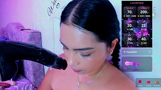 Snapshot of evelinn_belen chatting on June 1, 2026, 12:27 pm evelinn belen online show from June 1, 2026, 12:27 pm