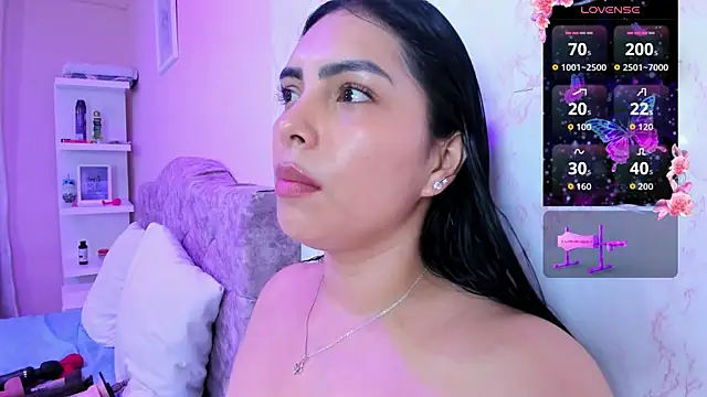 Snapshot of evelinn_belen chatting on May 9, 2026, 12:19 pm evelinn belen online show from May 9, 2026, 12:19 pm