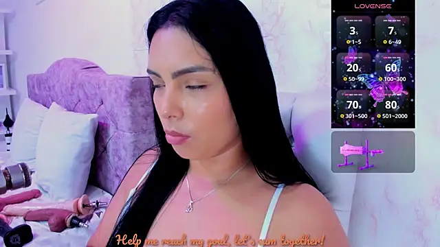 Snapshot of evelinn_belen chatting on June 17, 2026, 12:59 pm evelinn belen online show from June 17, 2026, 12:59 pm