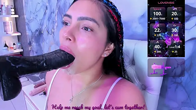 Snapshot of evelinn_belen chatting on July 4, 2026, 12:11 pm evelinn belen online show from July 4, 2026, 12:11 pm