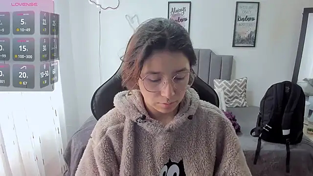 Snapshot of Amy_joones chatting on October 10, 2025, 12:28 pm Amy joones online show from October 10, 2025, 12:28 pm