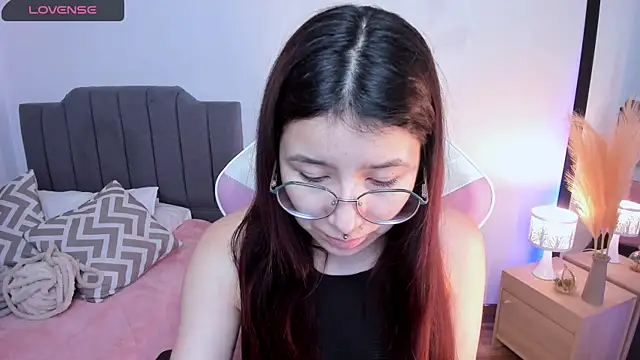 Snapshot of Amy_joones chatting on April 28, 2026, 11:36 am Amy joones online show from April 28, 2026, 11:36 am