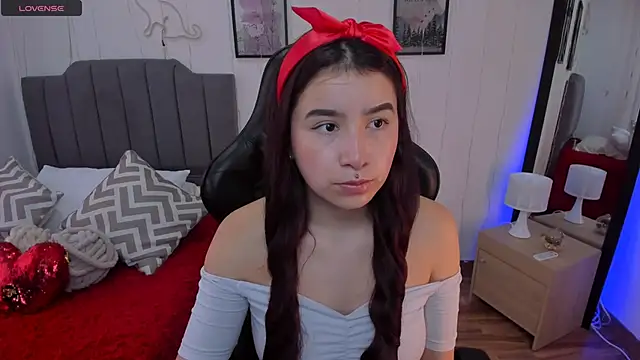 Snapshot of Amy_joones chatting on February 2, 2026, 12:37 pm Amy joones online show from February 2, 2026, 12:37 pm