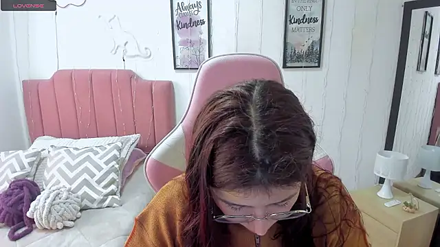 Snapshot of Amy_joones chatting on January 12, 2026, 12:34 pm Amy joones online show from January 12, 2026, 12:34 pm