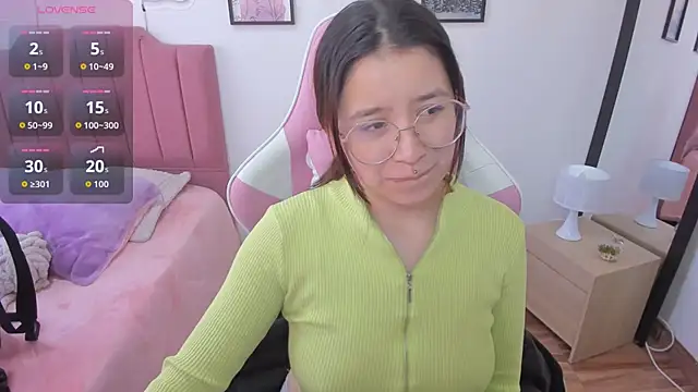 Snapshot of Amy_joones chatting on November 25, 2025, 12:49 pm Amy joones online show from November 25, 2025, 12:49 pm