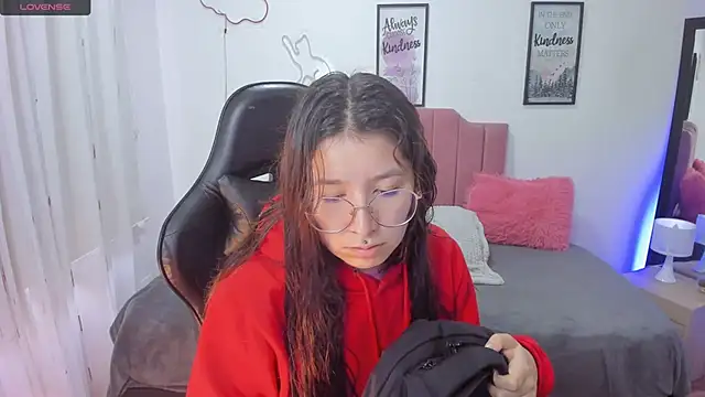 Snapshot of Amy_joones chatting on November 8, 2025, 12:42 pm Amy joones online show from November 8, 2025, 12:42 pm