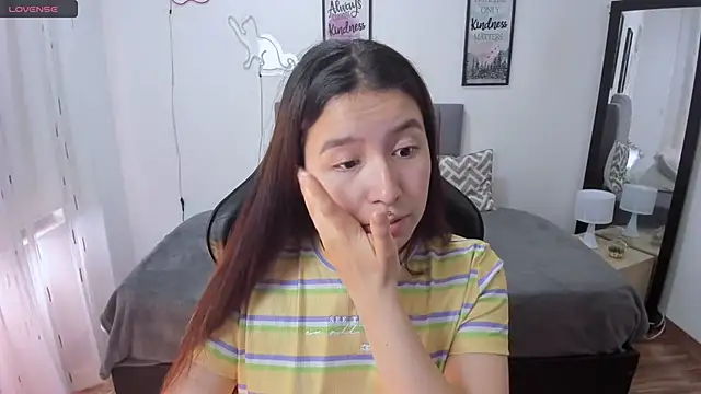 Snapshot of Amy_joones chatting on October 7, 2025, 12:17 pm Amy joones online show from October 7, 2025, 12:17 pm