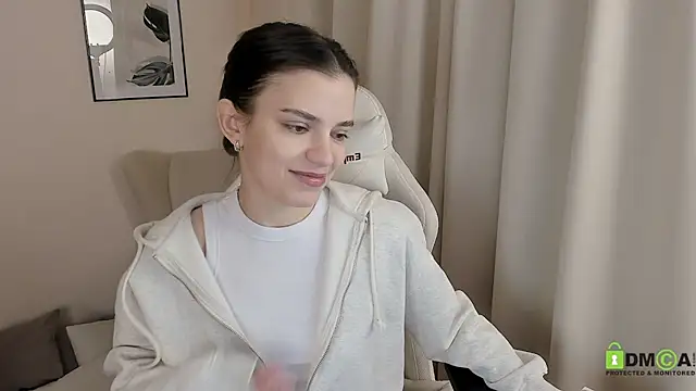 Snapshot of SuzyJamess chatting on January 17, 2025, 1:47 am SuzyJamess online show from January 17, 2025, 1:47 am