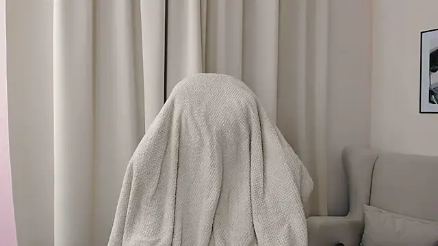 Snapshot of SuzyJamess chatting on December 28, 2024, 4:51 am SuzyJamess online show from December 28, 2024, 4:51 am