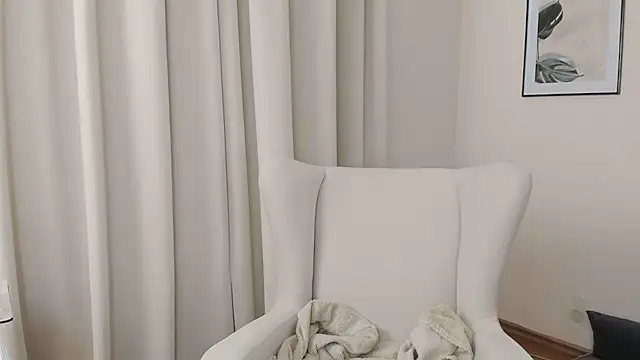 Snapshot of SuzyJamess chatting on December 29, 2024, 5:42 am SuzyJamess online show from December 29, 2024, 5:42 am