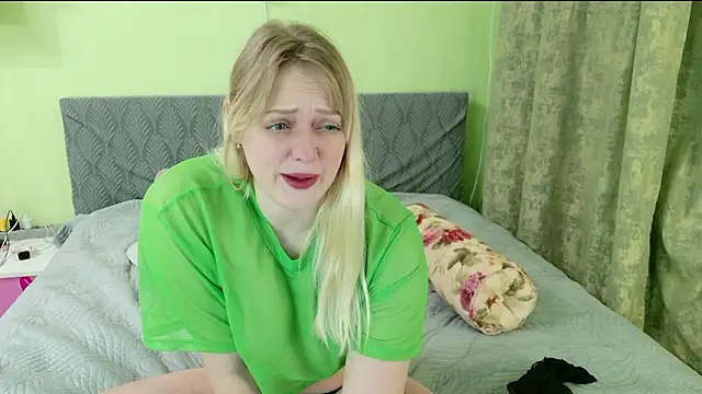 Kira Miler online show from March 6, 2026, 6:52 am