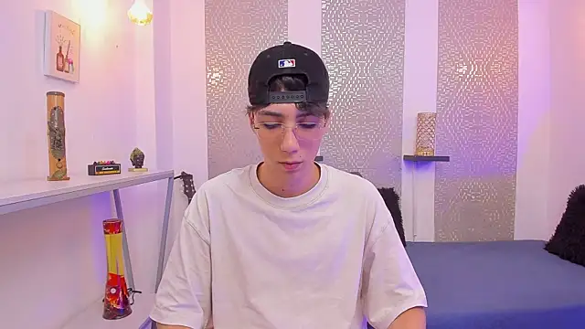 Nikolay Gregori online show from November 4, 2025, 4:16 am