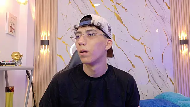 Snapshot of Nikolay_Gregori chatting on July 7, 2026, 4:04 am Nikolay Gregori online show from July 7, 2026, 4:04 am