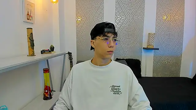 Nikolay Gregori online show from November 5, 2025, 4:15 am