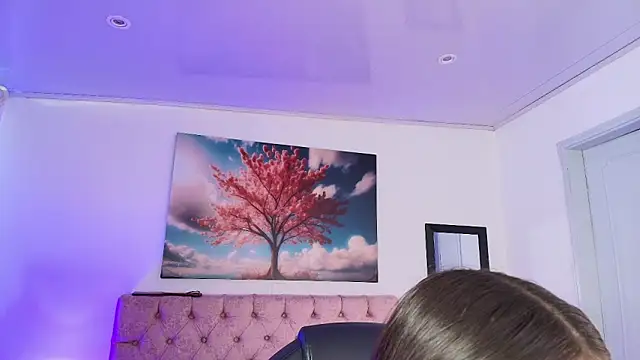 Julianaa Castro  online show from November 27, 2025, 11:32 am