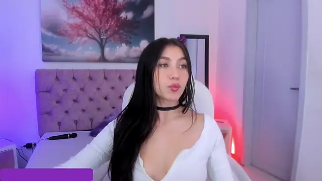 Julianaa Castro  online show from March 20, 2025, 11:49 am