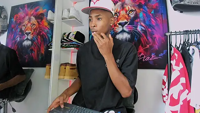 Snapshot of Pantera_black_21 chatting on February 1, 2026, 7:45 pm Pantera black 21 online show from February 1, 2026, 7:45 pm