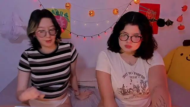 Snapshot of Gaby_Danna chatting on October 28, 2025, 11:25 pm Gaby Danna online show from October 28, 2025, 11:25 pm