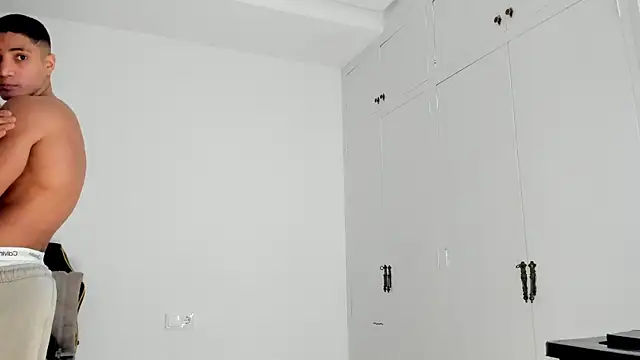 Snapshot of dan01_ chatting on February 20, 2025, 8:28 am dan01  online show from February 20, 2025, 8:28 am