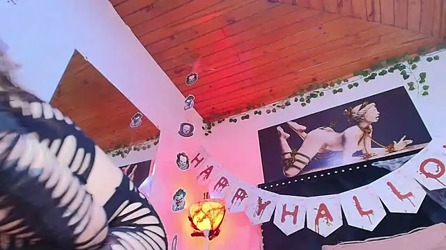 Snapshot of Eda_Bonne chatting on October 13, 2025, 12:29 pm Eda Bonne online show from October 13, 2025, 12:29 pm