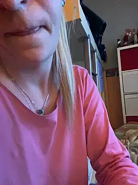 Snapshot of ToAnWTW chatting on February 19, 2025, 2:01 am ToAnWTW online show from February 19, 2025, 2:01 am