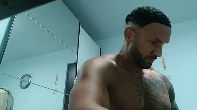 Snapshot of Magnificmuscles89 chatting on May 19, 2026, 11:17 am Magnificmuscles89 online show from May 19, 2026, 11:17 am