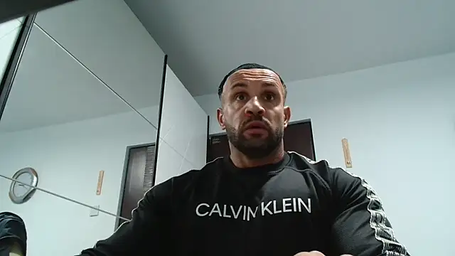 Snapshot of Magnificmuscles89 chatting on April 23, 2026, 11:38 am Magnificmuscles89 online show from April 23, 2026, 11:38 am