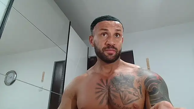 Snapshot of Magnificmuscles89 chatting on May 3, 2026, 6:22 pm Magnificmuscles89 online show from May 3, 2026, 6:22 pm