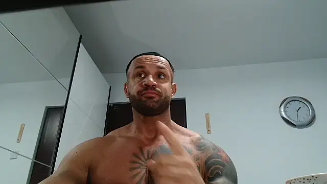 Snapshot of Magnificmuscles89 chatting on April 11, 2026, 10:30 am Magnificmuscles89 online show from April 11, 2026, 10:30 am