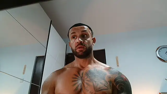 Snapshot of Magnificmuscles89 chatting on May 25, 2026, 10:25 am Magnificmuscles89 online show from May 25, 2026, 10:25 am