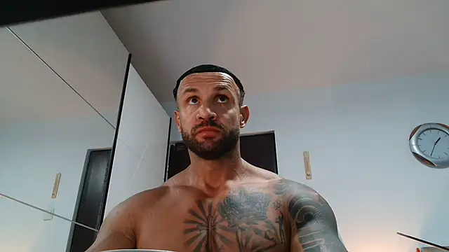 Snapshot of Magnificmuscles89 chatting on May 23, 2026, 10:36 am Magnificmuscles89 online show from May 23, 2026, 10:36 am