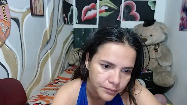 manzanahot9 online show from February 19, 2026, 2:14 pm