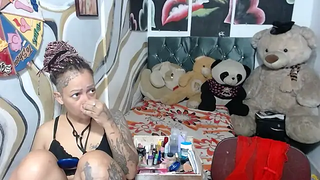 manzanahot9 online show from February 28, 2026, 6:40 pm