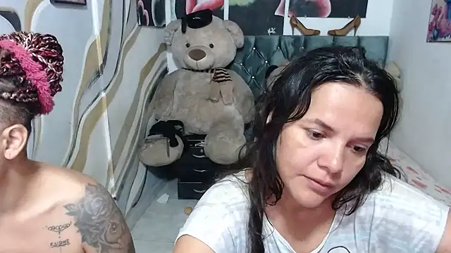 Snapshot of manzanahot9 chatting on July 14, 2026, 12:22 pm manzanahot9 online show from July 14, 2026, 12:22 pm