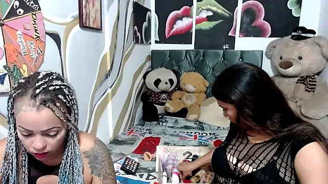 manzanahot9 online show from September 21, 2025, 11:32 pm