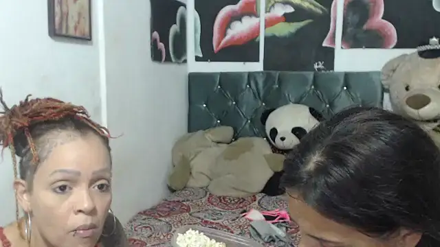 manzanahot9 online show from February 5, 2025, 6:48 pm