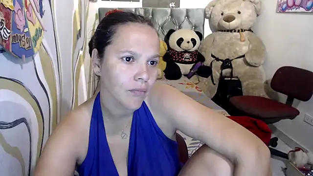 manzanahot9 online show from November 10, 2025, 12:21 pm