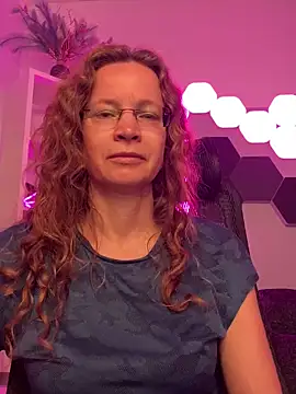 Snapshot of AnnikaRose chatting on May 3, 2026, 3:55 am AnnikaRose online show from May 3, 2026, 3:55 am