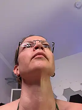 AnnikaRose online show from July 7, 2026, 2:58 am