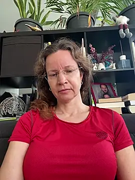 Snapshot of AnnikaRose chatting on March 3, 2026, 6:53 am AnnikaRose online show from March 3, 2026, 6:53 am
